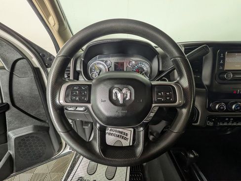 Used 2020 RAM 5500 Tradesman image 16