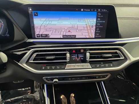 Used 2022 BMW X7 xDrive40i w/ M Sport Package image 25