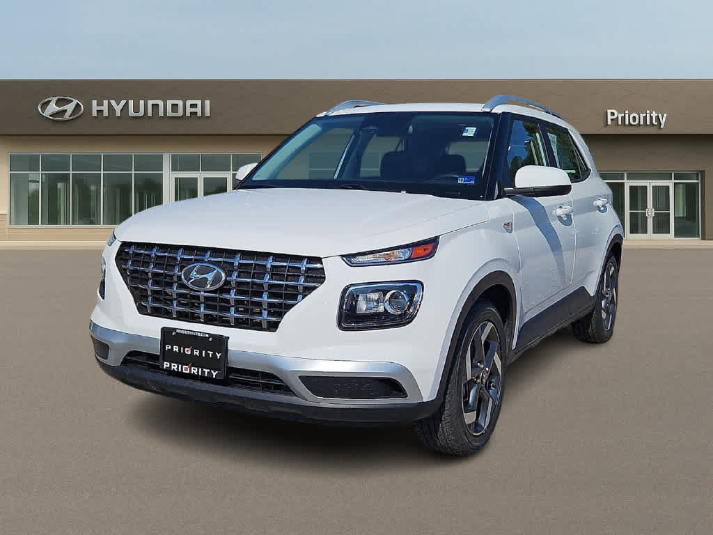 Used 2023 Hyundai Venue SEL FWD image 1