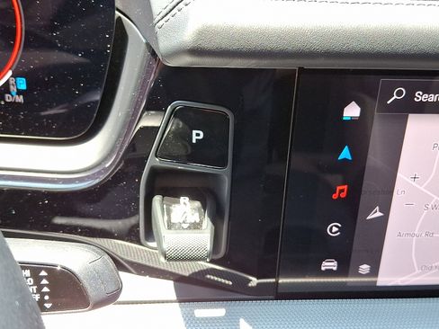 Used 2024 Porsche Cayenne S image 15