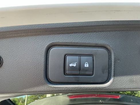 Used 2025 Nissan Pathfinder Platinum AWD/4WD image 14