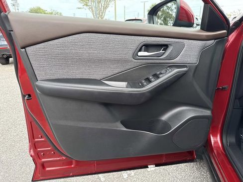 Used 2023 Nissan Rogue SV image 21