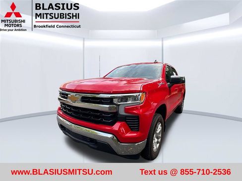 Used 2024 Chevrolet Silverado 1500 LT AWD/4WD image 3