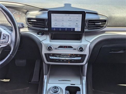 Used 2020 Ford Explorer XLT w/ Equipment Group 202A image 16