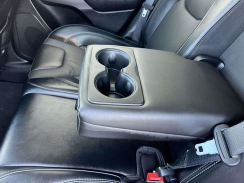 Certified 2021 Jeep Cherokee Limited image 9