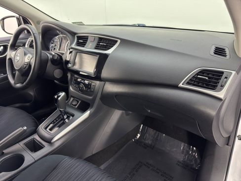 Used 2019 Nissan Sentra SV image 13