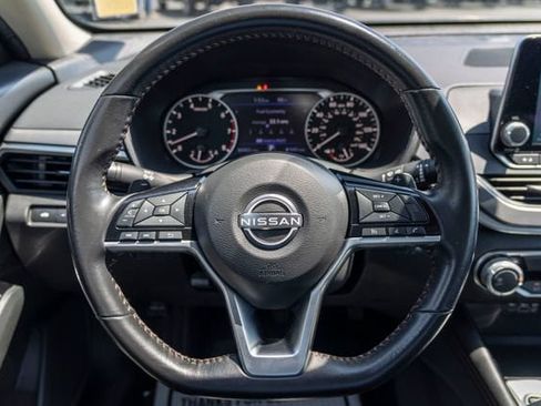 Used 2024 Nissan Altima 2.5 SR FWD image 17