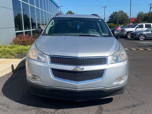 Used 2012 Chevrolet Traverse LS image 2