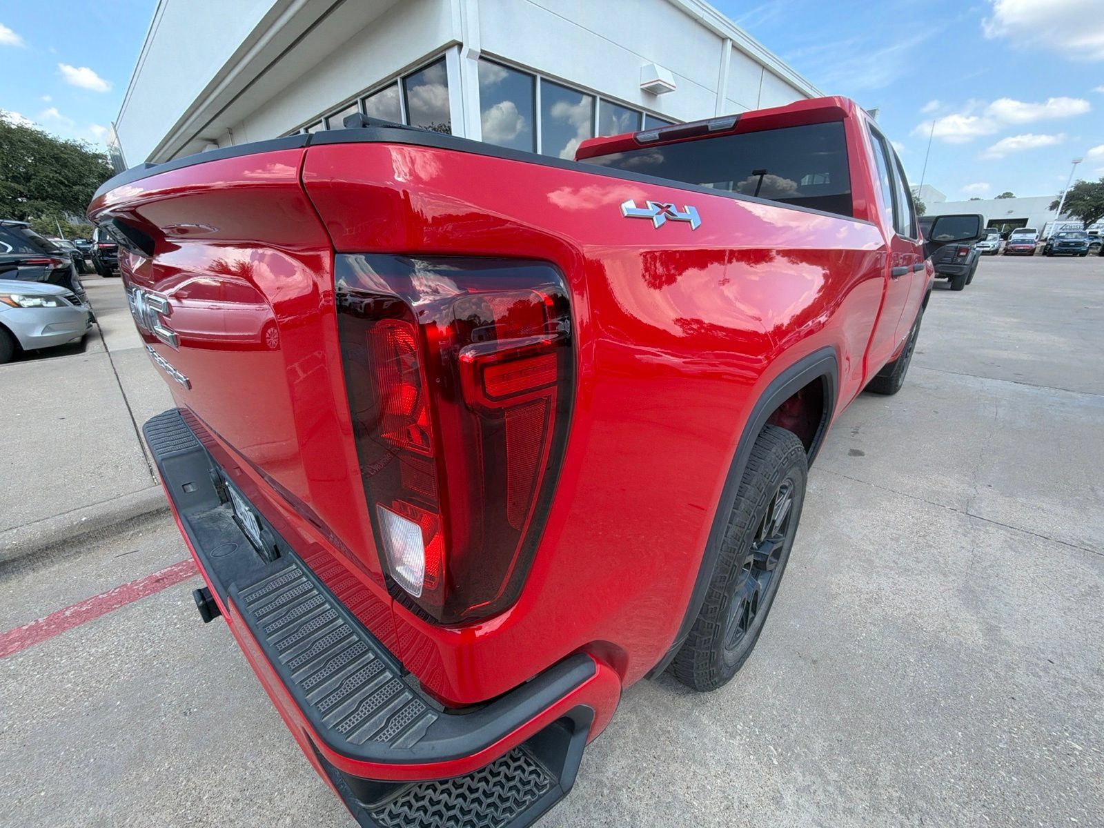 Used 2023 GMC Sierra 1500 Pro w/ Graphite Edition AWD/4WD image 6