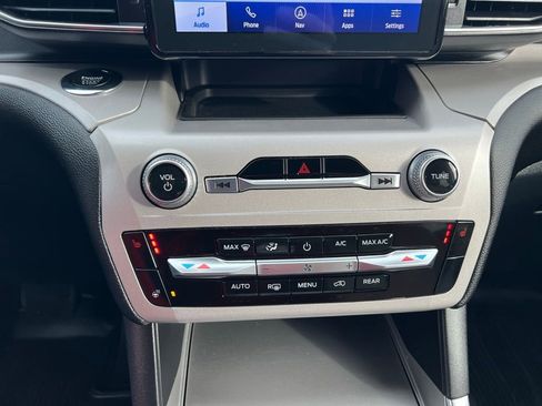 Used 2023 Ford Explorer XLT w/ Equipment Group 202A image 37