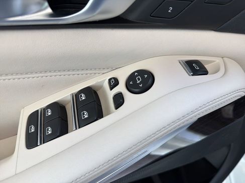 Used 2020 BMW X5 sDrive40i w/ M Sport Package image 7