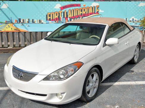 Used 2006 Toyota Solara SLE image 1