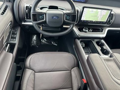 New 2026 Ford Expedition Platinum w/ Platinum Ultimate Package AWD/4WD image 32