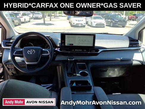 Used 2025 Toyota Sienna XLE FWD image 36