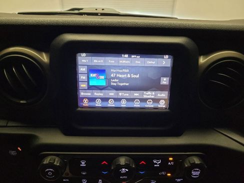 Used 2018 Jeep Wrangler Unlimited Sport S AWD/4WD image 25