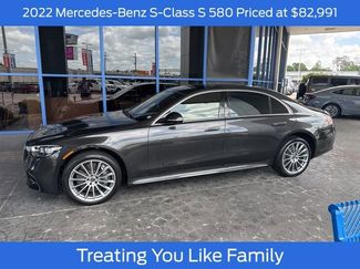 Used 2022 Mercedes-Benz S 580 4MATIC Sedan video 1