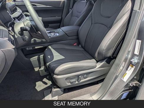 New 2027 INFINITI QX60 Luxe FWD image 14