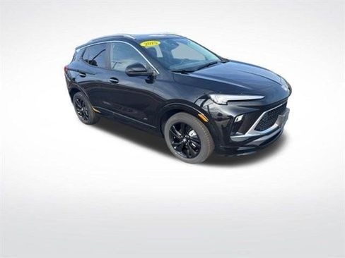 Certified 2025 Buick Encore GX Sport Touring image 5