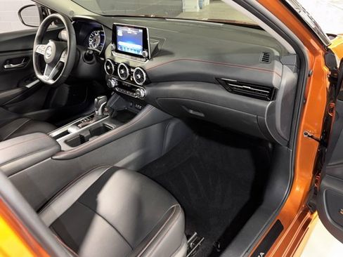 Used 2024 Nissan Sentra SR w/ SR Premium Package image 11