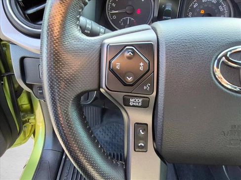 Used 2023 Toyota Tacoma TRD Sport AWD/4WD image 18