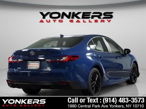 Used 2025 Toyota Camry SE image 10