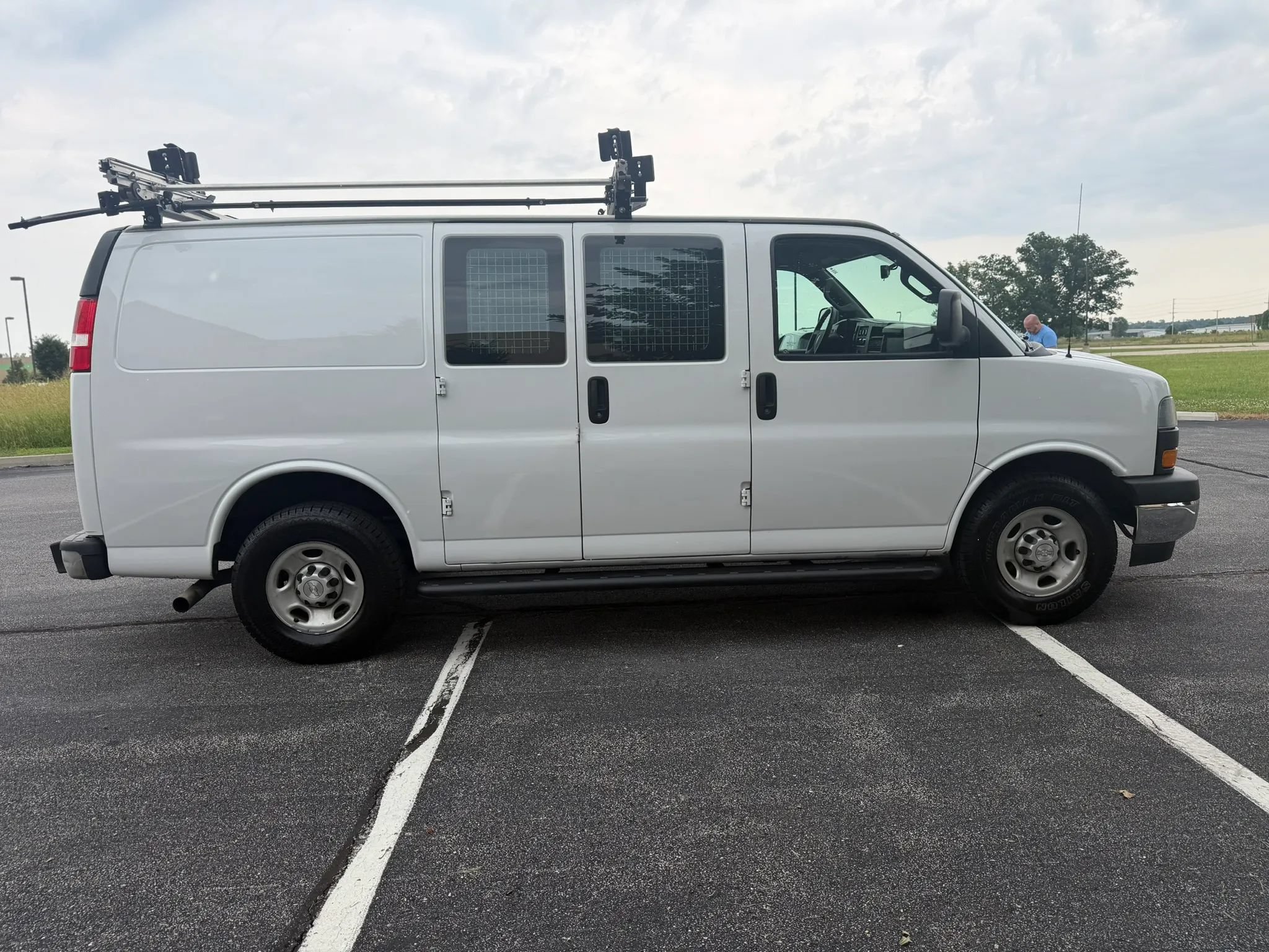 Used 2020 GMC Savana 2500 w/ Driver Convenience Package RWD image 6