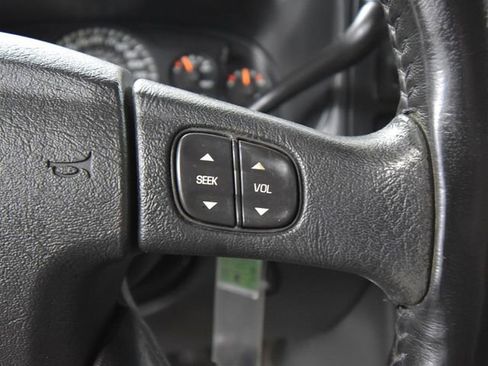 Used 2005 GMC Sierra 2500 SLT w/ Heavy-Duty Power Package image 25