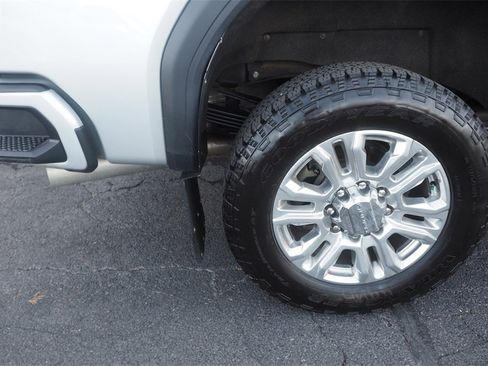 Used 2023 GMC Sierra 3500 Denali w/ Denali Ultimate Package image 23