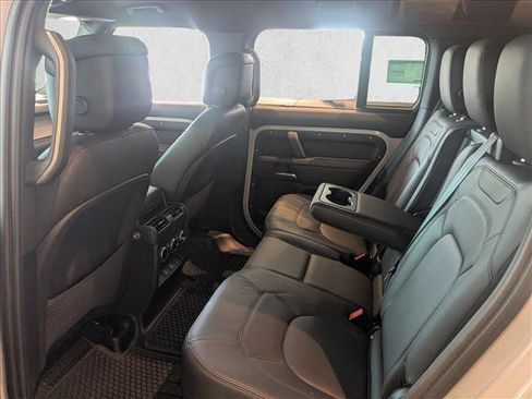 Used 2026 Land Rover Defender 110 X-Dynamic SE AWD/4WD image 15