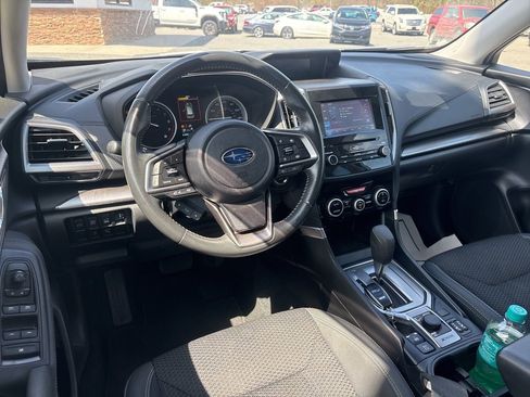 Used 2023 Subaru Forester Premium image 4