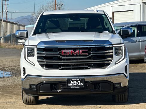 Used 2024 GMC Sierra 1500 SLT image 10