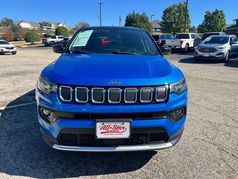 Used 2022 Jeep Compass Limited image 9