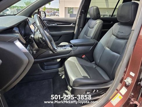 Used 2022 Cadillac XT6 Premium Luxury FWD image 9