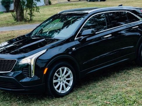 Used 2019 Cadillac XT4 Luxury w/ Cold Weather Package image 1