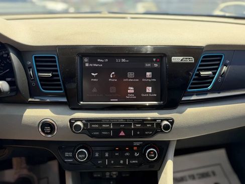 Used 2019 Kia Niro EX Premium w/ Sunroof Package FWD image 44