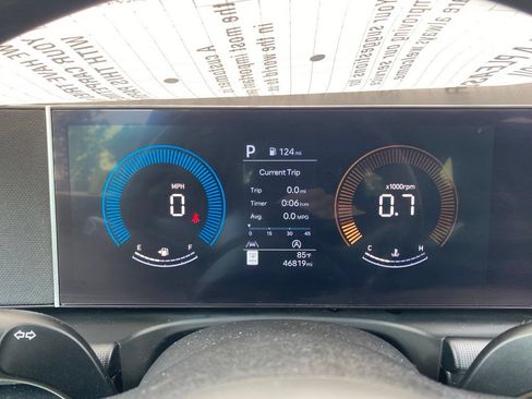 Certified 2025 Hyundai Tucson SEL AWD/4WD image 11