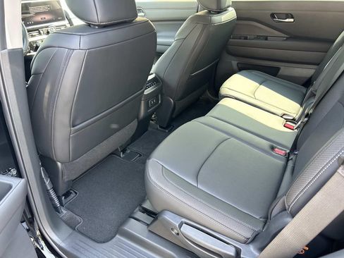 New 2026 Nissan Pathfinder SL FWD image 20
