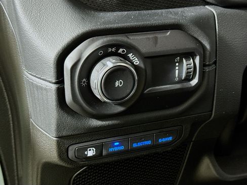 Used 2024 Jeep Wrangler Unlimited Rubicon 4xe AWD/4WD image 15