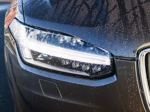 Used 2024 Volvo XC90 B6 Plus w/ Protection Package Premier image 17