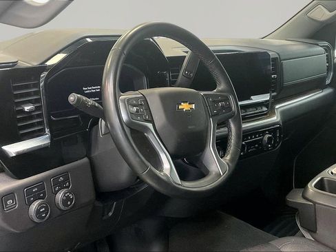 Used 2024 Chevrolet Silverado 1500 LT AWD/4WD image 17