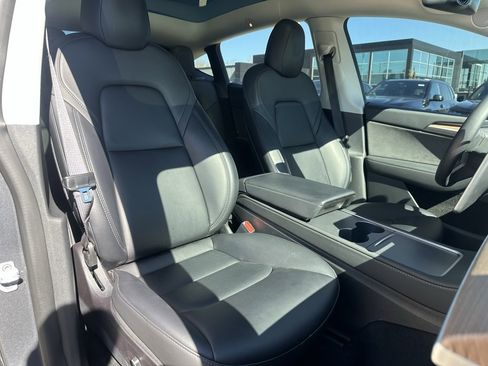 Used 2023 Tesla Model Y Performance image 17