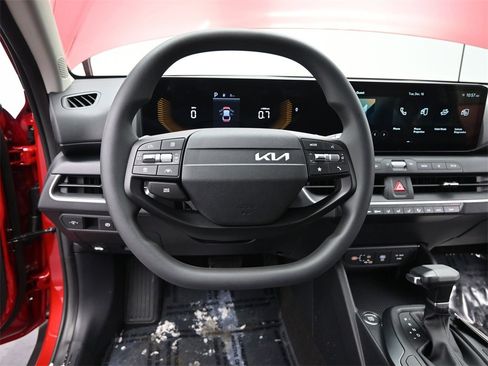 New 2025 Kia K4 LXS image 30