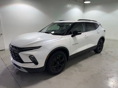 Certified 2023 Chevrolet Blazer LT w/ Midnight/Sport Edition FWD image 3
