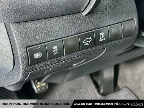 Used 2019 Toyota Camry LE FWD image 10