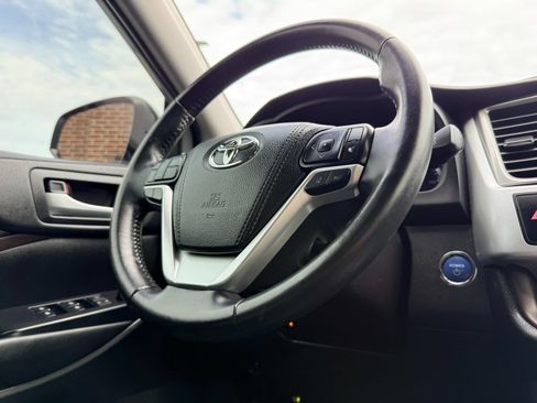 Used 2019 Toyota Highlander Limited AWD/4WD image 10