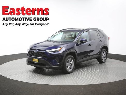 Used 2022 Toyota RAV4 XLE AWD/4WD image 60