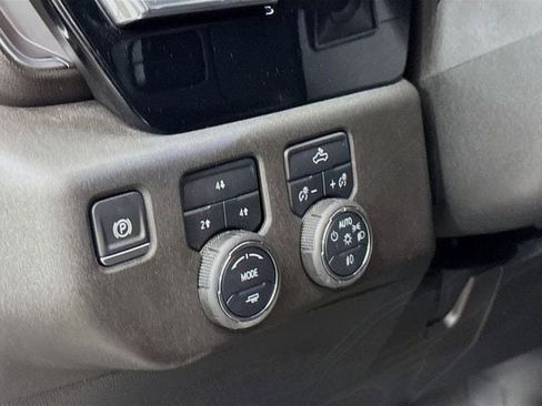Used 2025 Chevrolet Silverado 2500 LT image 11