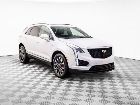 Certified 2022 Cadillac XT5 Sportv w/ LPO, Floor Liner Package image 8
