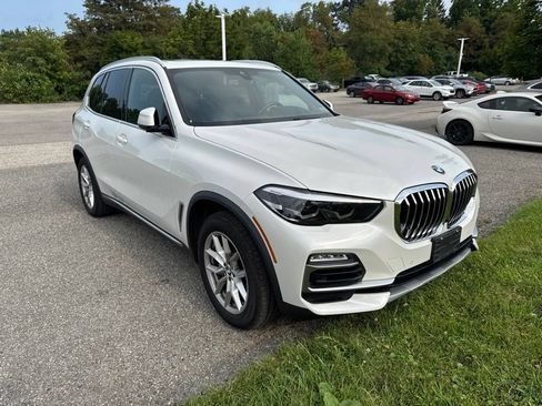 Used 2021 BMW X5 xDrive40i w/ Premium Package 2 AWD/4WD image 2