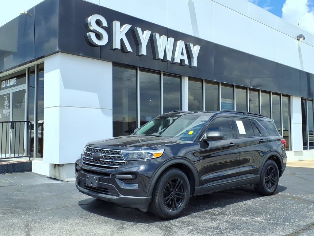 Used 2023 Ford Explorer XLT w/ Class IV Trailer Tow Package RWD image 1